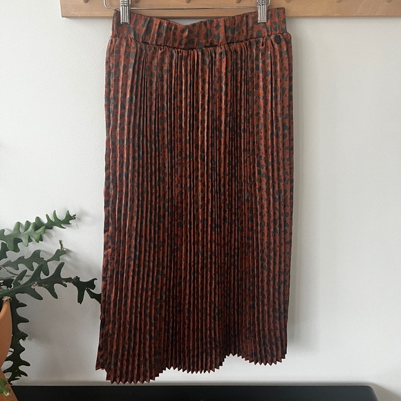 accordion maxi skirt - Picture 1 of 3